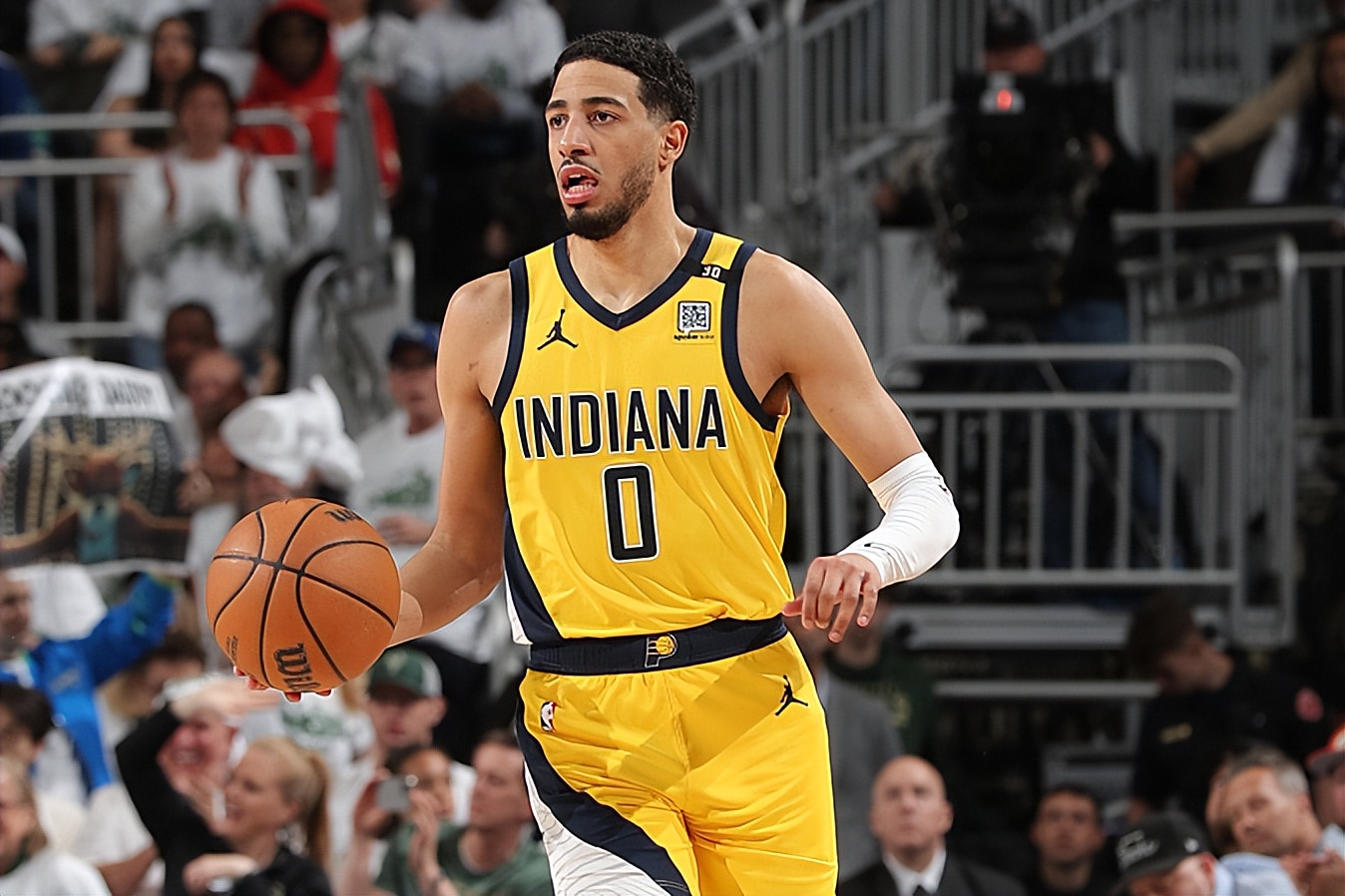 西亚卡姆与90激战加拿大队分钟,表现优异胜负难料!,蒂姆焦点对战再创辉煌时刻的简单介绍